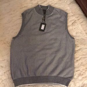 🆕 Men’s sweater vest size large.